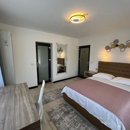 Casa Boila Hotel Bîrsana Buitenkant foto